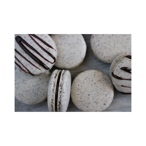 Cookies & Cream Macaron